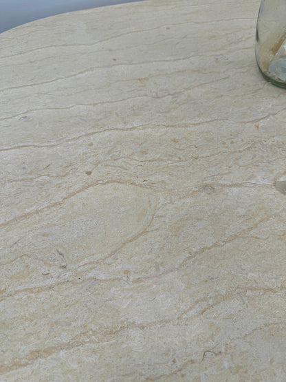 Table Basse en Travertin – Élégance Naturelle et Intemporelle