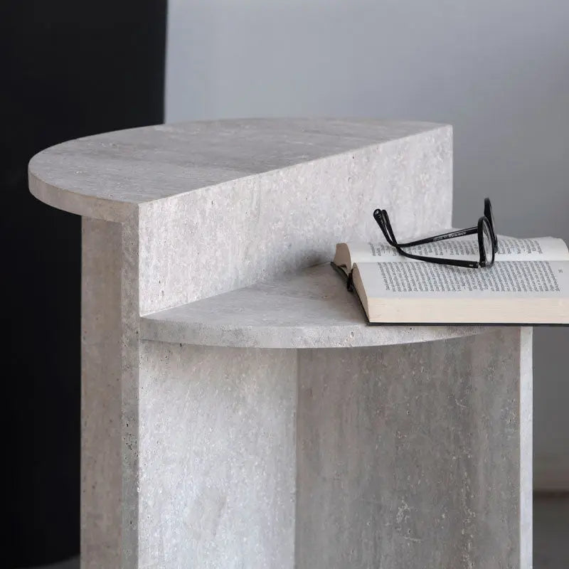 Table d’appoint en travertin Céleste