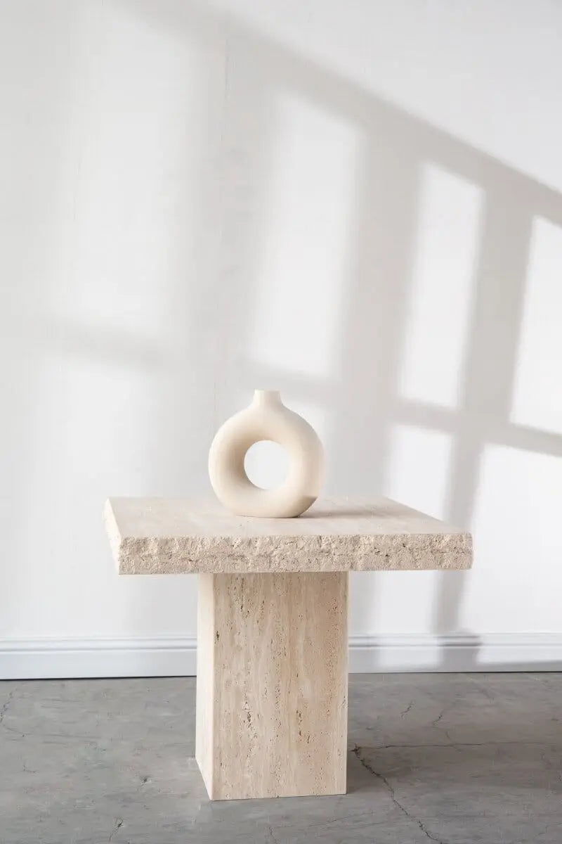 Table d'appoint carrée en travertin (2 tailles)