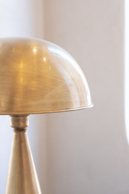 Lampe de Table en Laiton – Élégance et Lumière Intemporelle